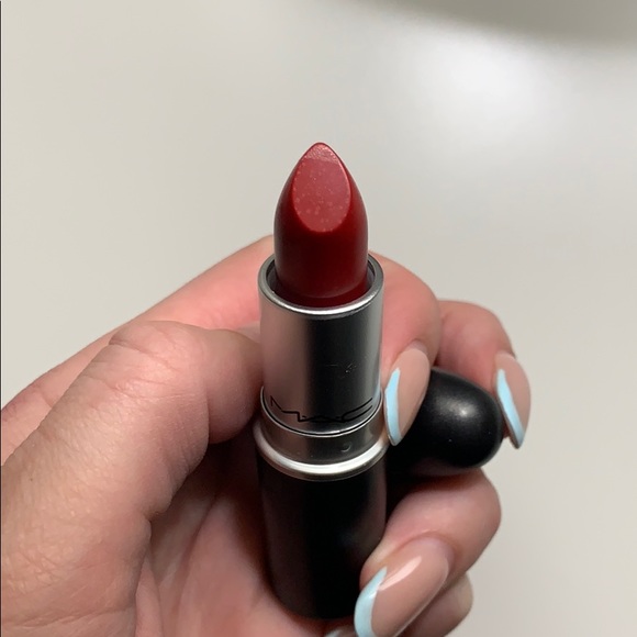 MAC LIPSTICK - Picture 3 of 3